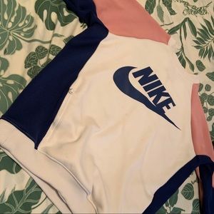 women’s nike sweatshirt xs
